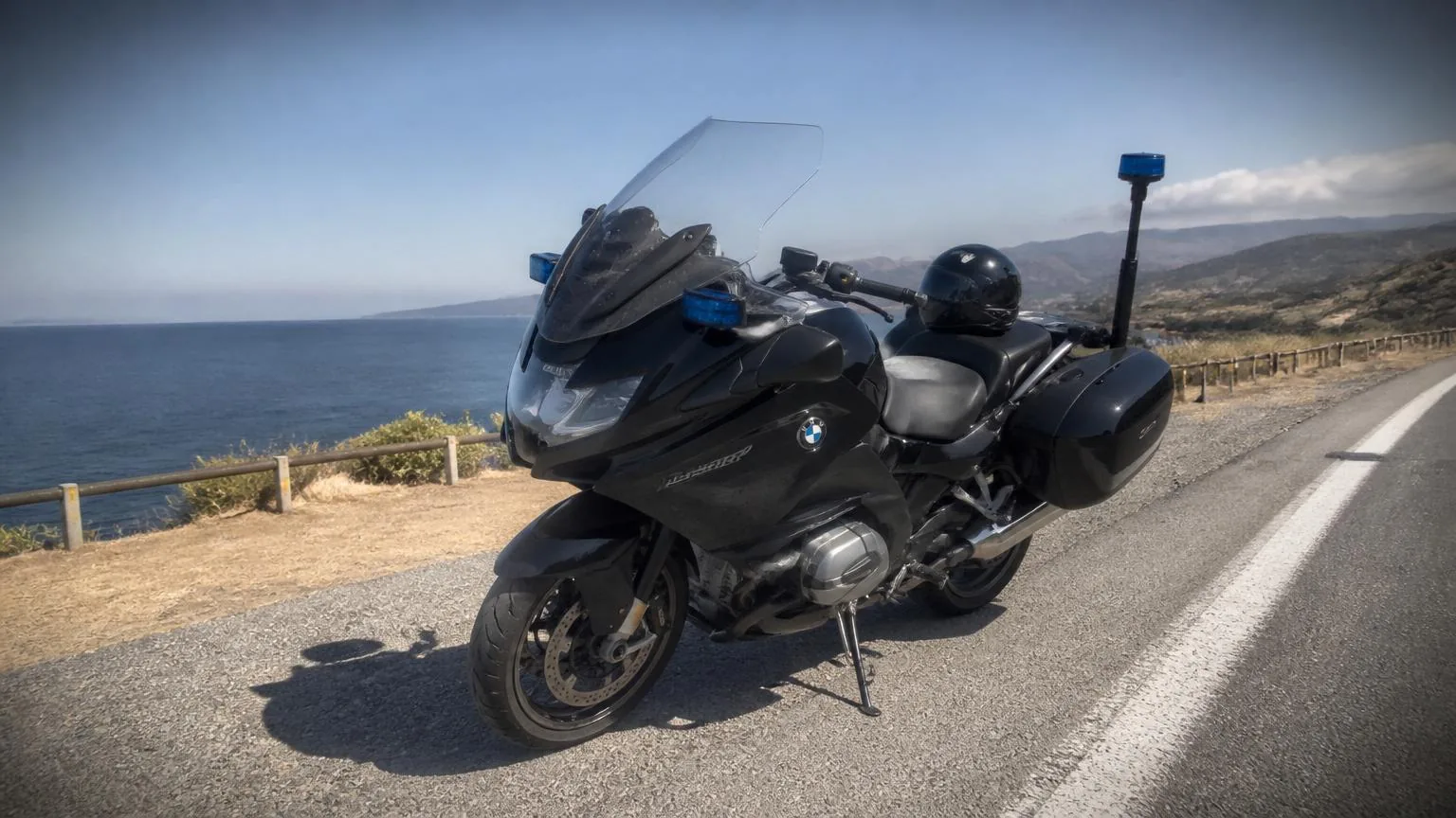 BMW R 1250 RT — escort motorcycle